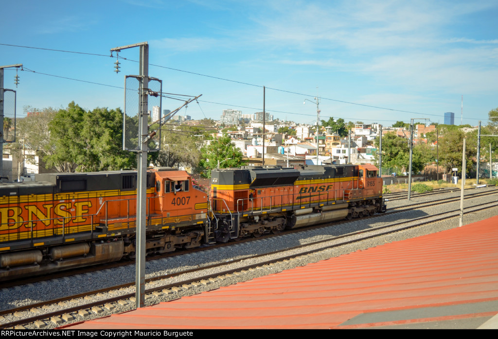 BNSF SD70ACe & C44-9W Locomotives